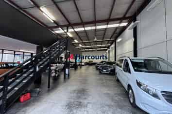 Fantastic Trade Retail Opportunity - Link Drive 