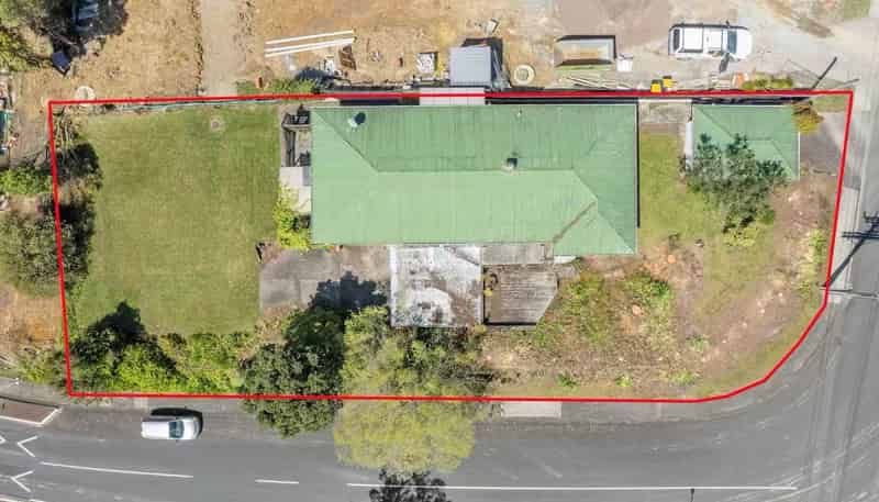 84 Awaroa Road, Sunnyvale