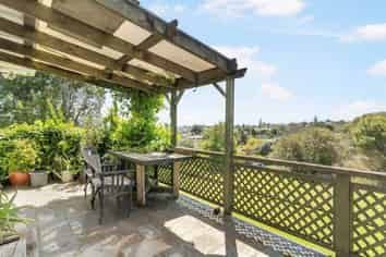 84 Awaroa Road, Sunnyvale