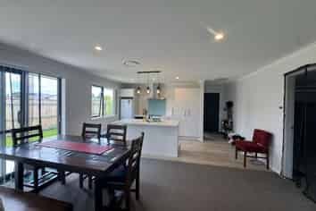 8 Rayner Lane, Marton