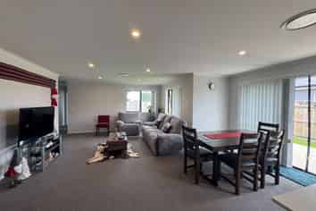 8 Rayner Lane, Marton