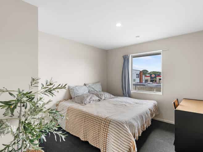 2/340 Lincoln Road, Addington