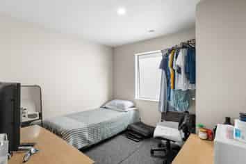 2/340 Lincoln Road, Addington