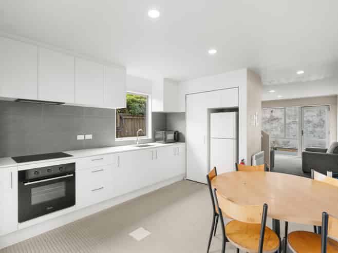 2/340 Lincoln Road, Addington
