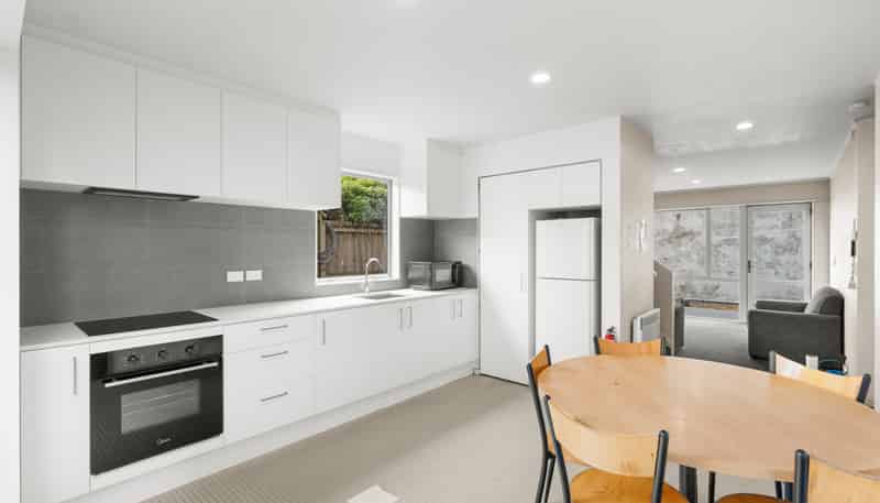 2/340 Lincoln Road, Addington