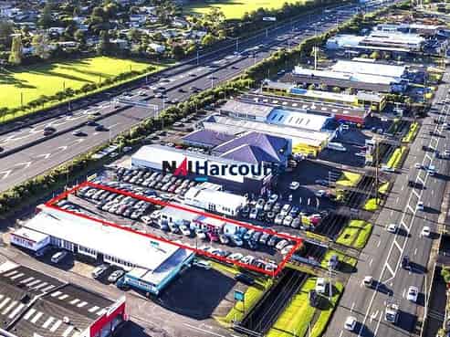 Prominent Yard for Lease  Wairau Valley
