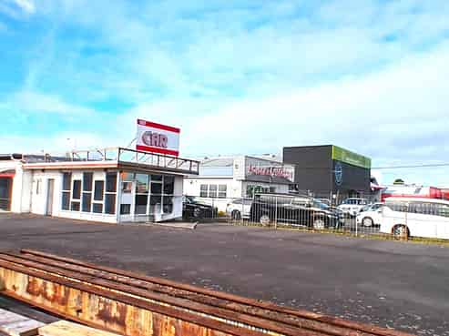 Prominent Yard for Lease  Wairau Valley