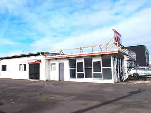 Prominent Yard for Lease  Wairau Valley