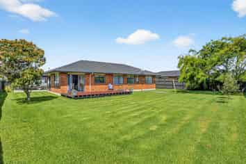 23 Raabia Close, Parakai, Helensville