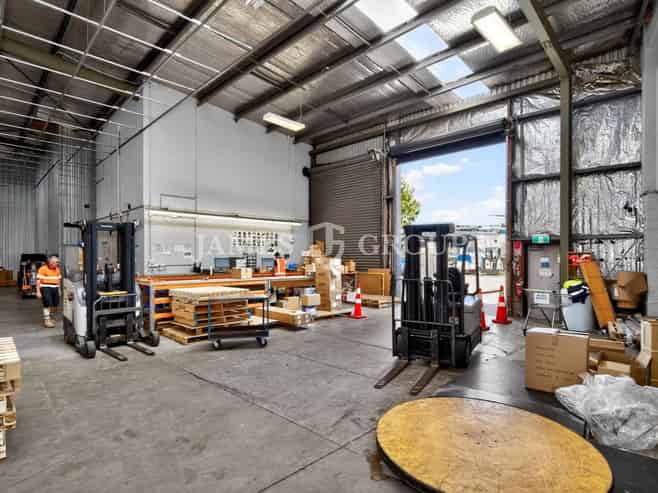 PRIME MOUNT EDEN WAREHOUSE / SHOWROOM