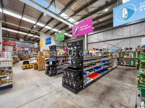 PRIME MOUNT EDEN WAREHOUSE / SHOWROOM