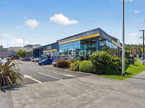 PRIME MOUNT EDEN WAREHOUSE / SHOWROOM