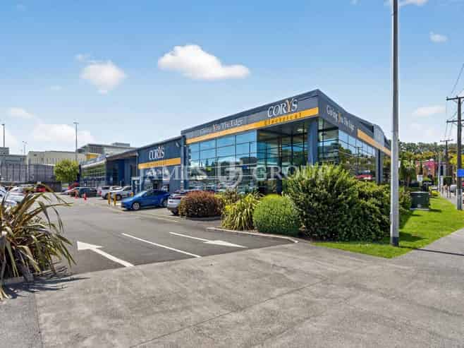 PRIME MOUNT EDEN WAREHOUSE / SHOWROOM