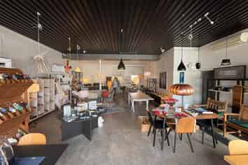 HIGH EXPOSURE SHOWROOM
