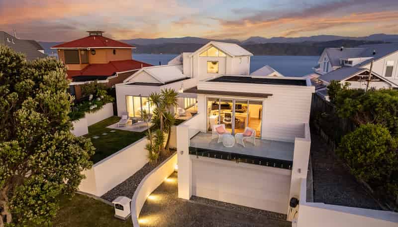 8 Nevay Road, Karaka Bays