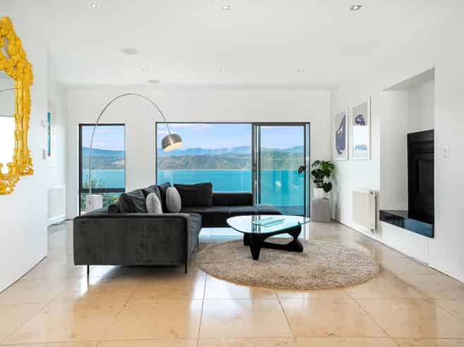 8 Nevay Road, Karaka Bays