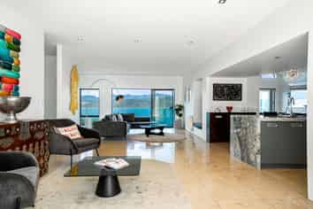 8 Nevay Road, Karaka Bays