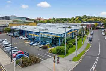 EXPANSIVE WAREHOUSE WITH OFFICE SPACE