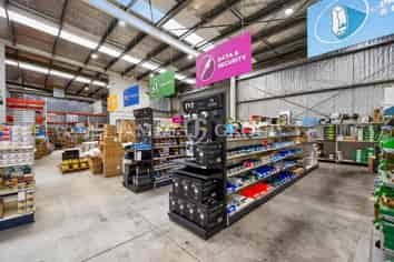 EXPANSIVE WAREHOUSE WITH OFFICE SPACE