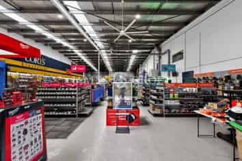 EXPANSIVE WAREHOUSE WITH OFFICE SPACE