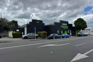 Adaptable 230m² Retail Tenancy with On‑Site Parking in Ellerslie
