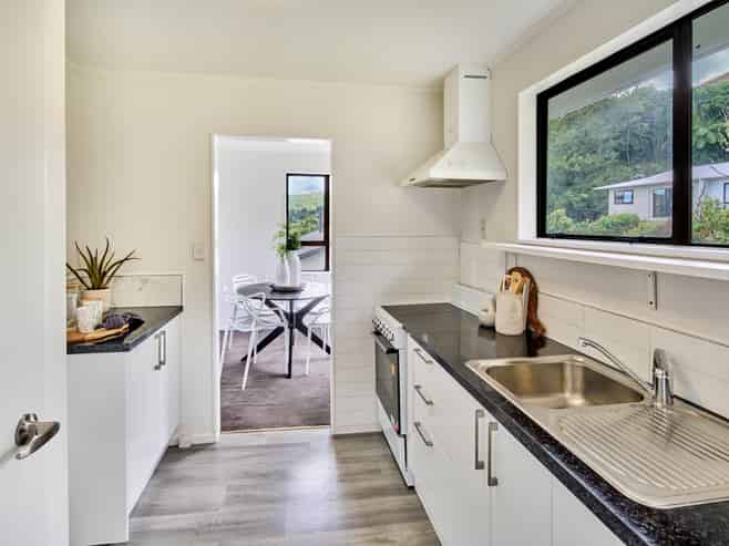 27 Invercargill Drive, Kelson