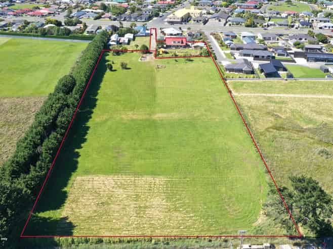 700 and 70 Tweed Street, Newfield