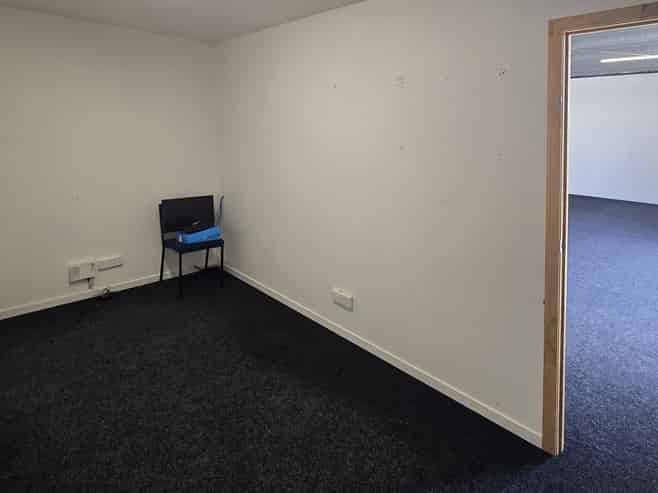 Workshop, office & amenities