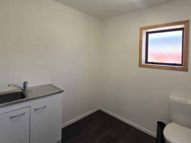 Workshop, office & amenities