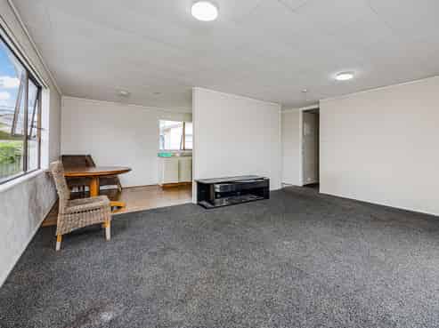 2 Harrington Road, Henderson