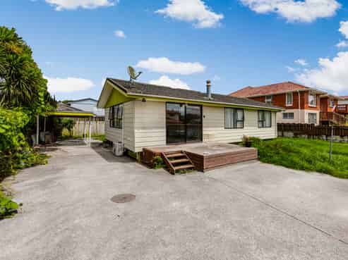 2 Harrington Road, Henderson