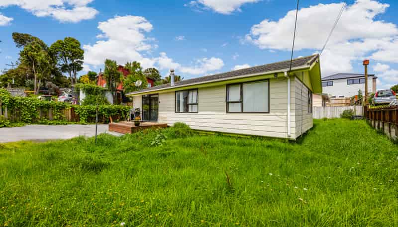 2 Harrington Road, Henderson