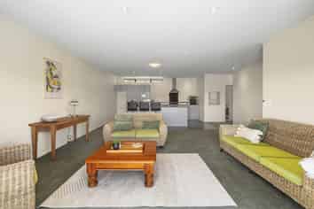 6 Mitika Way, Strathmore Park