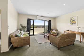 6 Mitika Way, Strathmore Park