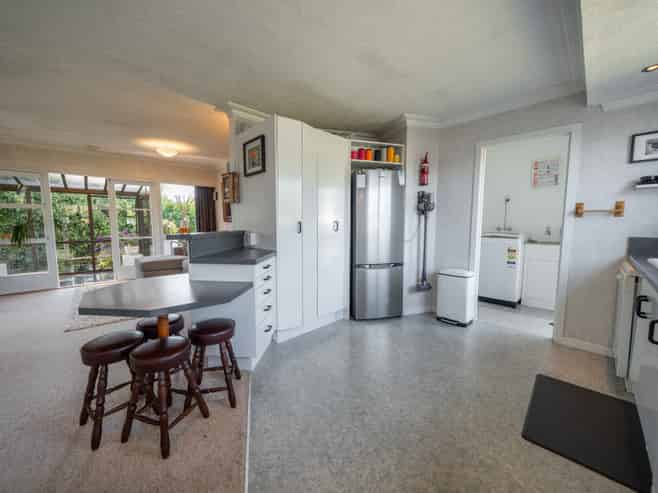 212 Albert Crescent, Gladstone