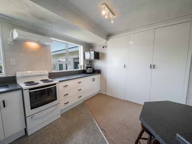 212 Albert Crescent, Gladstone