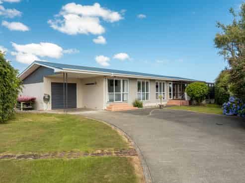 212 Albert Crescent, Gladstone