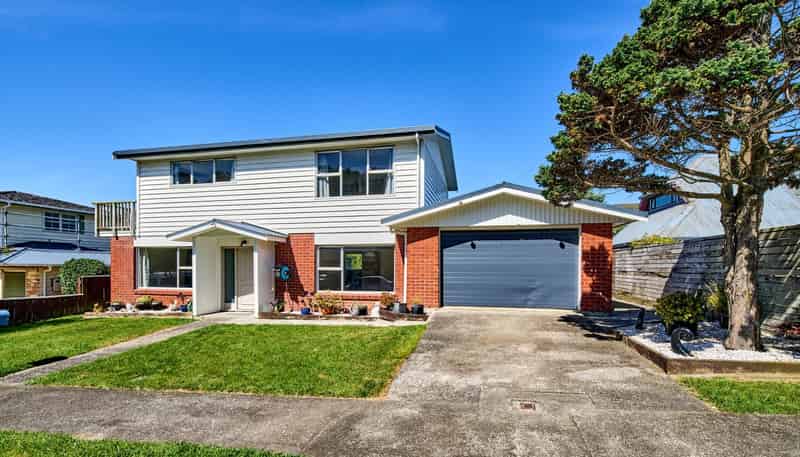 17 Rembrandt Avenue, Tawa