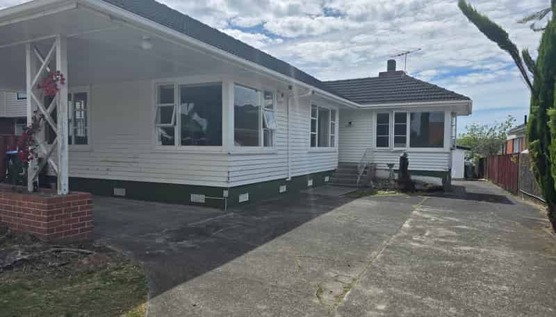 205 Hillsborough Road, Hillsborough