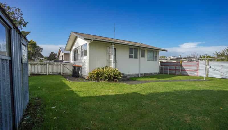 42 Burns Avenue, Takaro