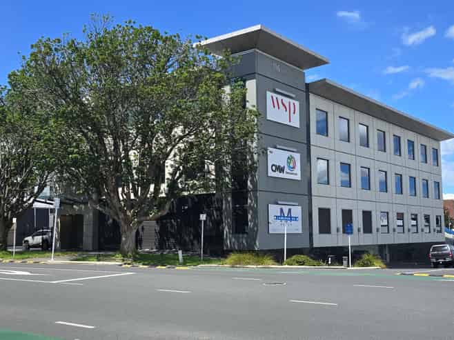 Premium level two office with water and city views