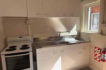 2/1 Queen Street, North Dunedin