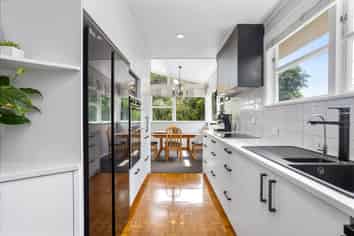 8 Avonleigh Road, Green Bay