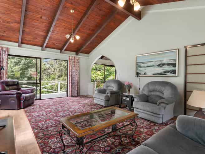 51 Hibiscus Coast Highway, Silverdale