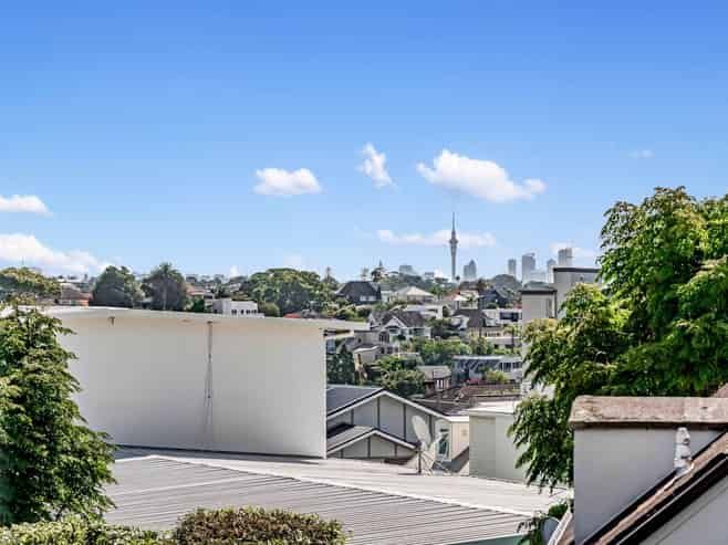 17 Tuhimata Street, Saint Heliers