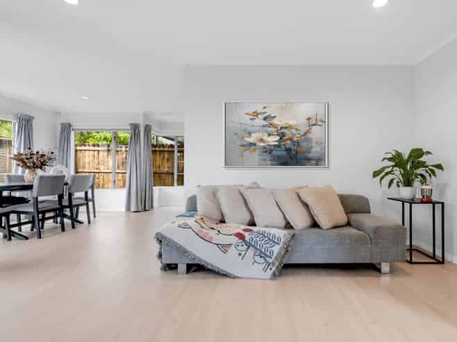 2 Dapple Place, Flat Bush