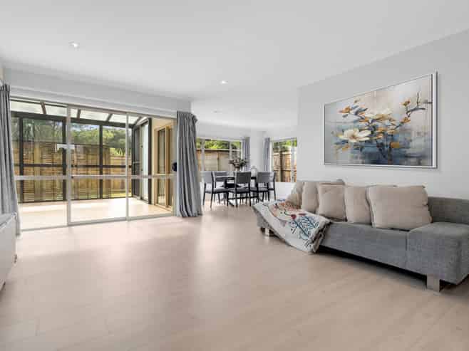 2 Dapple Place, Flat Bush