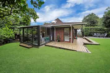 2/3 Diosma Place, Botany Downs