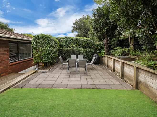 2/3 Diosma Place, Botany Downs