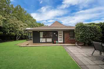 2/3 Diosma Place, Botany Downs